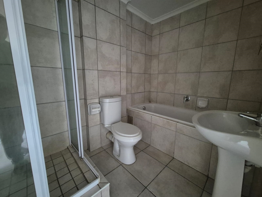 To Let 2 Bedroom Property for Rent in Sonstraal Heights Western Cape